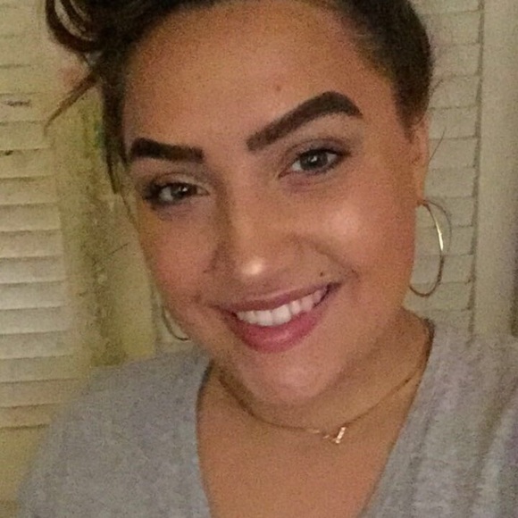 Meet your Posher, Megan - Picture 5 of 8